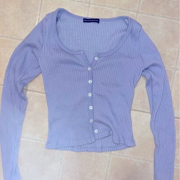 Brandy Melville Long Sleeve Zelly Top - Picture 2 of 2
